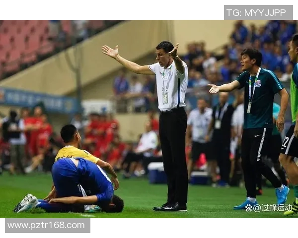 足球明星双标现象揭秘场面背后的真实故事与争议分析