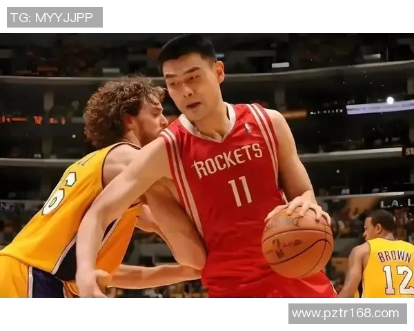 篮球明星团队的荣耀与挑战:他们如何在赛场上书写传奇故事 篮球明星团队的荣耀与挑战:他们如何在赛场上书写传奇故事